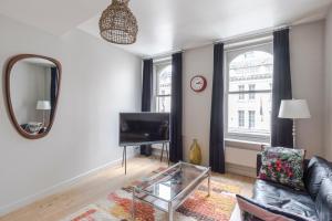 Immaculate 2-Bed Apartment in Prime Central London
