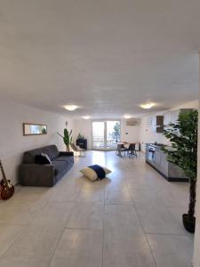 !!!OFFERTA LAST MINUTE!!! LUSSUOSO appartamento NUOVO 300m dalla spiaggia