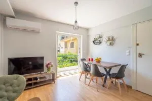 Tranquil Voula Getaway, A Calm Retreat in Voula
