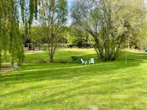 B&B / Chambres d'hotes La Paix, Chalet de charme dans le Bocage Normand : photos des chambres
