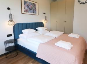 Falcon Apartment 5 Metro SGH