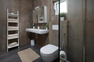 Papas Court IV Pasman Villa with pool