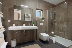 Papas Court IV Pasman Villa with pool