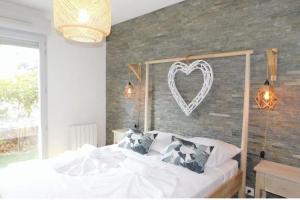 Mandelieu vacances RDC jardin, piscine, parking 2 chambres