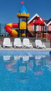 MORZA SZUM basen z podgrzewaną wodą, boisko, rowery