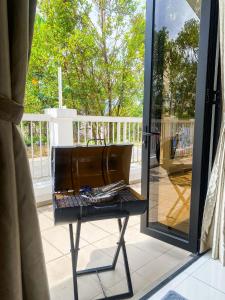 5BR5B in Skudai, 15mins to UTM&Sutera, 7-16pax, WiFi