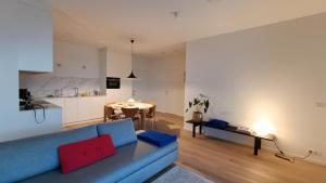 Central Park Tower Sea View Residence with pool and gym