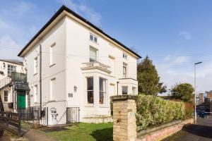 2 Spa Villas Nr Docks inc parking