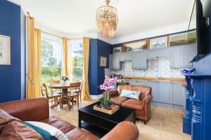 2 Spa Villas Nr Docks inc parking