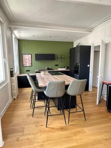 Appartements Grand appartement vue theatre Hyper Centre : photos des chambres