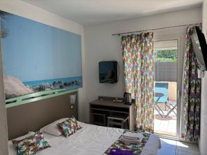 Superior Double Room with Terrace - Ground Floor room in Hôtel Restaurant de la Mer