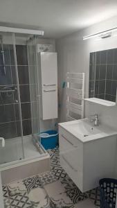 Charmante petite maison proche du port, Maison 7