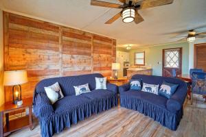 Hänsel and Gretels Hideaway End Unit Parking!