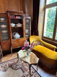 B&B / Chambres d'hotes Chambre de Princesse avec Grande Salle de Bain : photos des chambres