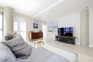 Large Apartment By Liverpool Street Station