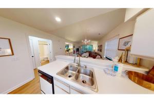 Golfers Dream 2 Bedroom at True Blue