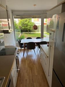 Dreamy nature apartment near city-family friendly, FREE parking 