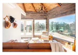 Hill Country Soulcation- King Bed, Hot Tub, Stars, Nature, Close to Wineries - Waring