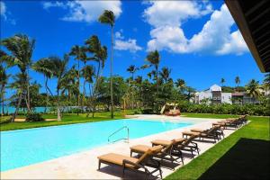 3 BR First Line Beach apt at playa bonita El paraíso building 102