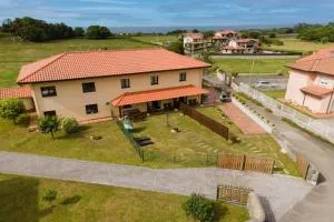 Apartamentos el Acebo - Naves