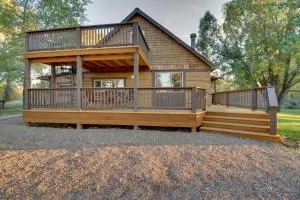 Cozy Augusta Cabin with Furnished Deck and Grill! - Golden Ridge