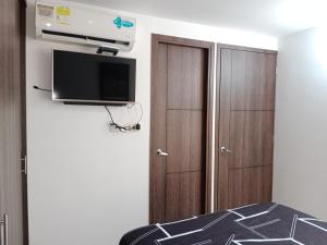 805-3 Depa al sur elevador parqueo aa balcon pool