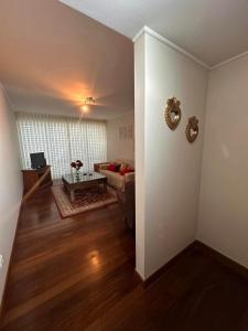 Azor International Apartment II