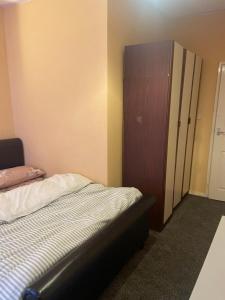 White and Sandstone Astley Bridg