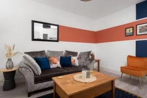 Hilltop House in Central Manchester - Free Parking - 米德尔顿