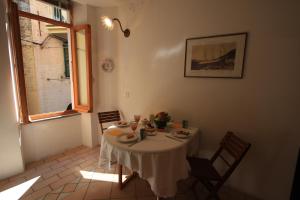 Riomaggiore Fishermans House with CarPark