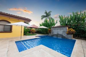 Villa Escapadita By Vacation Pura Vida - 4hvězdičkové hotely ve městě Esterillos