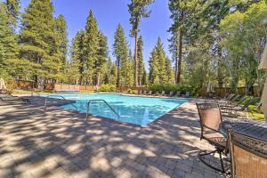 Steps to Lake Scenic Carnelian Bay Retreat - 4hvězdičkové hotely ve městě Carnelian Bay