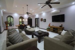 Villa Encantada By Vacation Pura Vida