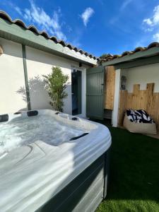 L Oustalet Maison avec Spa proche Mer