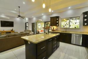 Villa Encantada By Vacation Pura Vida