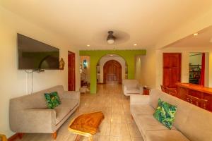 Villa Macaw By Vacation Pura Vida