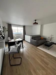 HYPER CENTRE à 80m du vieux marché, T2 calme vue sur les toits Rue du Minage - 皮勒博罗