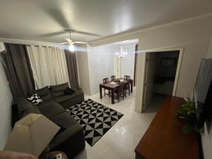 Condominio encantador com piscina e portaria 24 h