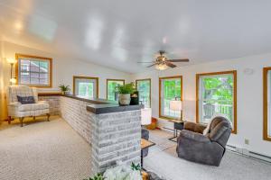 The Shady Cottage Millersburg Getaway with Deck