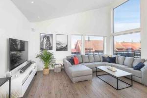 Moderne hus med flotte utemuligheter og parkering