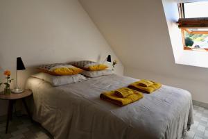 Apartment with Stunning Views of Le Havre de Carteret