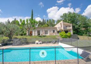 Villas Le Mas de L-Ormeau, 130m2 Piscine, Parc, 8pers : photos des chambres