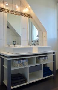 Villas Beautiful seaside villa direct beach access 8 pers : photos des chambres