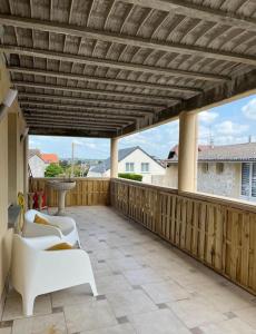 Appartements A 100 m2 appartement with terrasse near the beach : photos des chambres