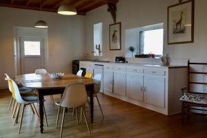 Maisons de vacances Traditional Normandy farmhouse only 3 km from the beach : photos des chambres