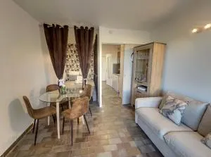 5 avenue de la Gavine Résidence Hyères Parc - 耶尔