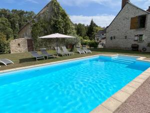 Maisons de vacances Les Gites de La Pellerie - 20 personnes - piscines interieure & exterieure et Jacuzzi - 3 gites : photos des chambres