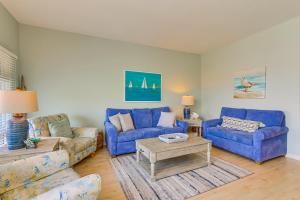 2 Mi to Beach Hilton Head Condo with Pool!