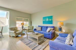 2 Mi to Beach Hilton Head Condo with Pool!