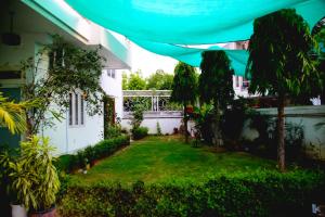House No 87A